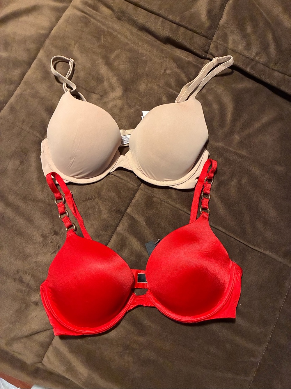 Victoria's Secret Red and Nude Push-Up Bras Duo, size 32C